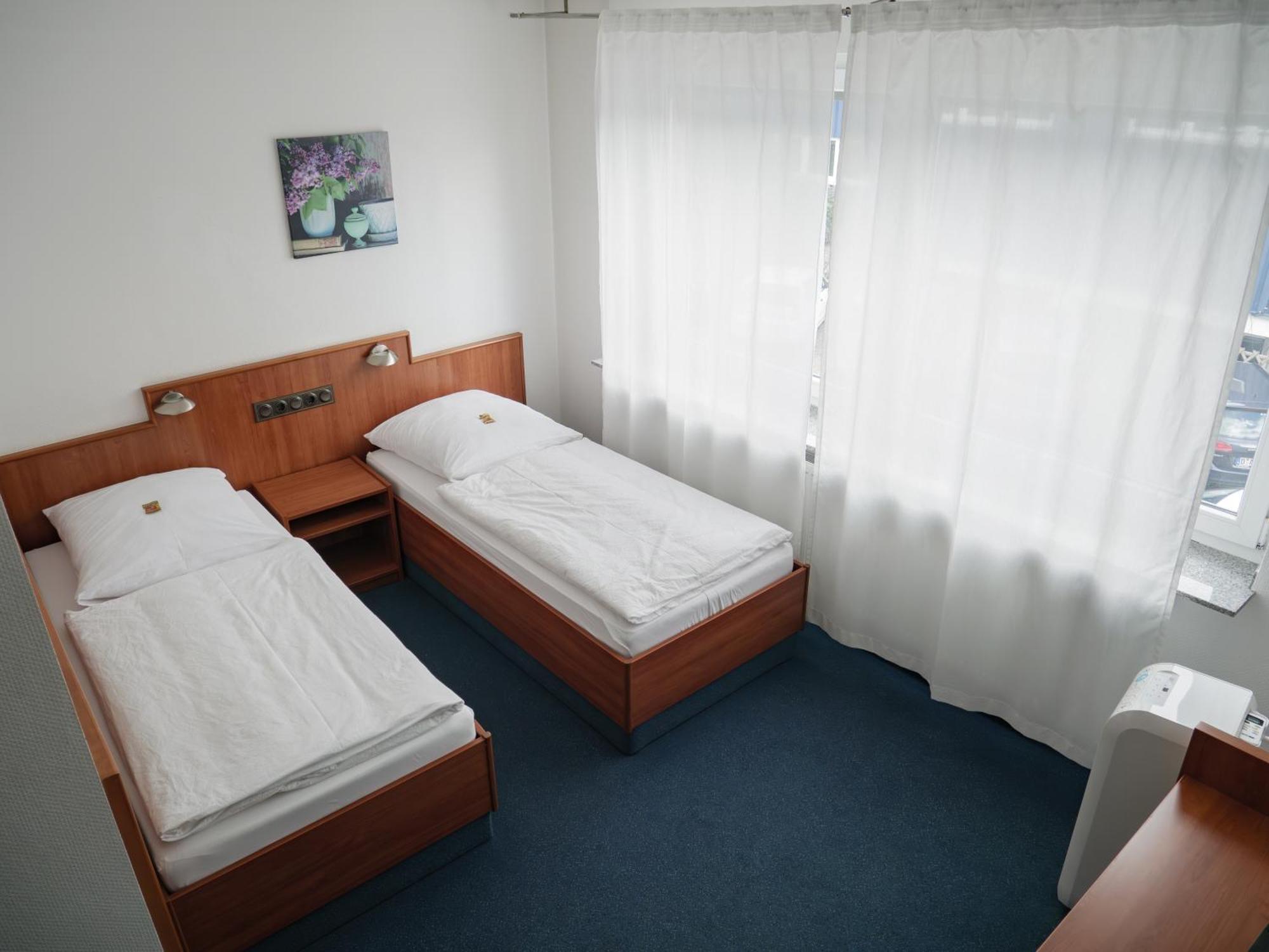杜塞尔多夫候机厅住宿加早餐旅馆 外观 照片